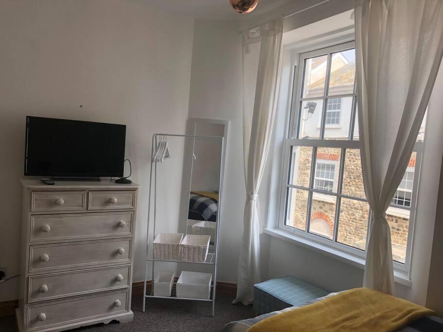 Seaton, Devon, Two Bed Apartment, Just Off The Sea Front. Eksteriør bilde