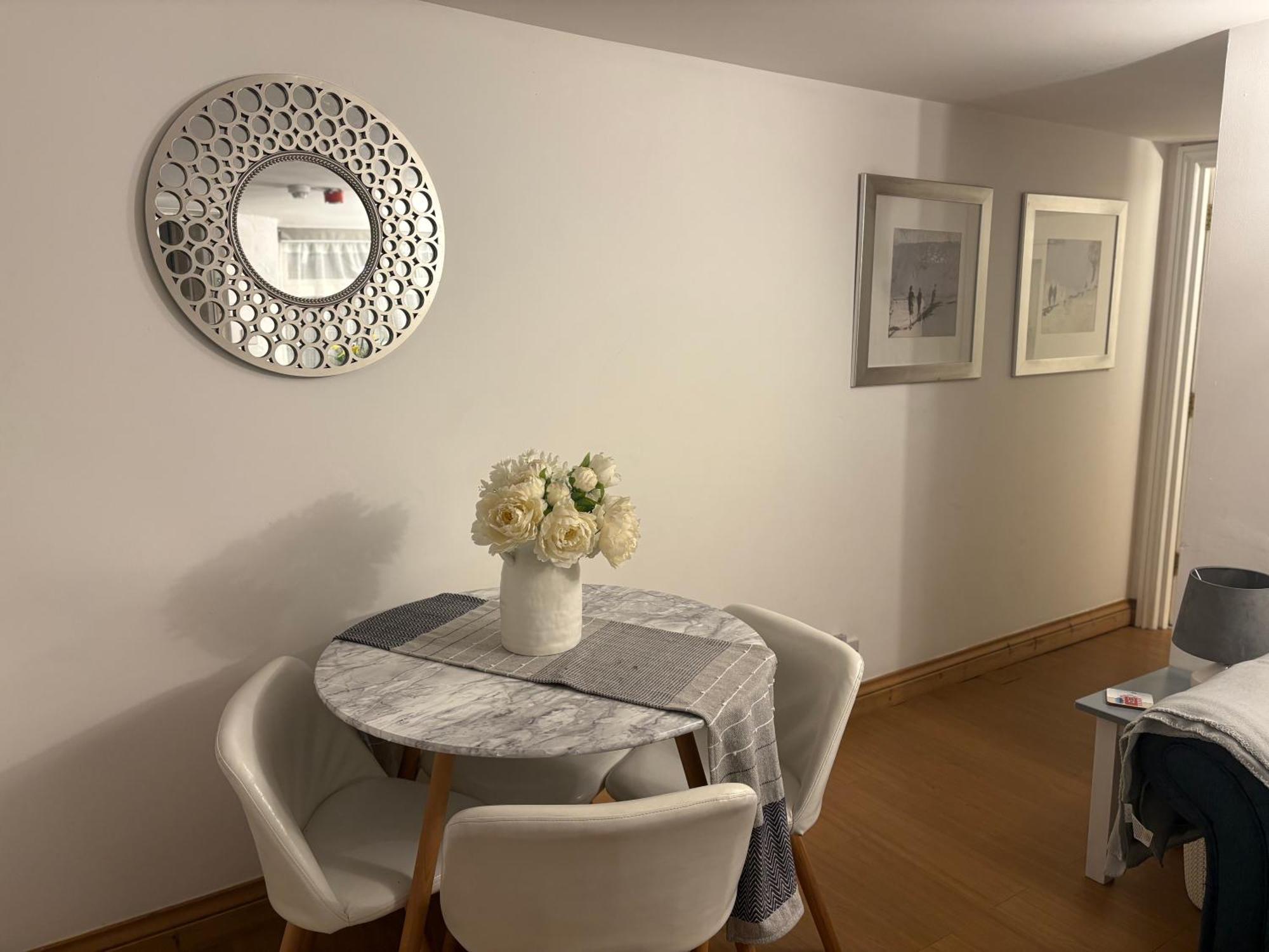 Seaton, Devon, Two Bed Apartment, Just Off The Sea Front. Eksteriør bilde