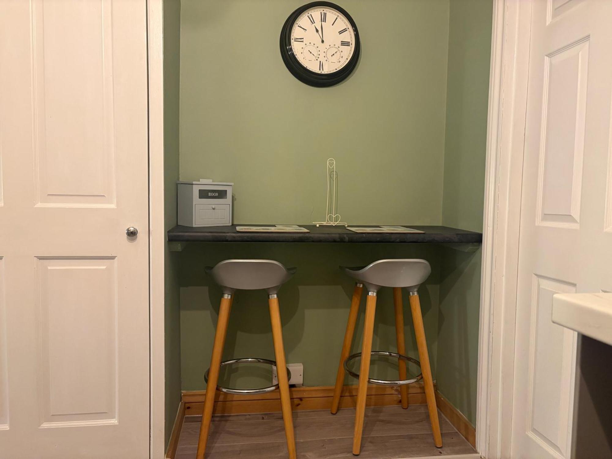 Seaton, Devon, Two Bed Apartment, Just Off The Sea Front. Eksteriør bilde